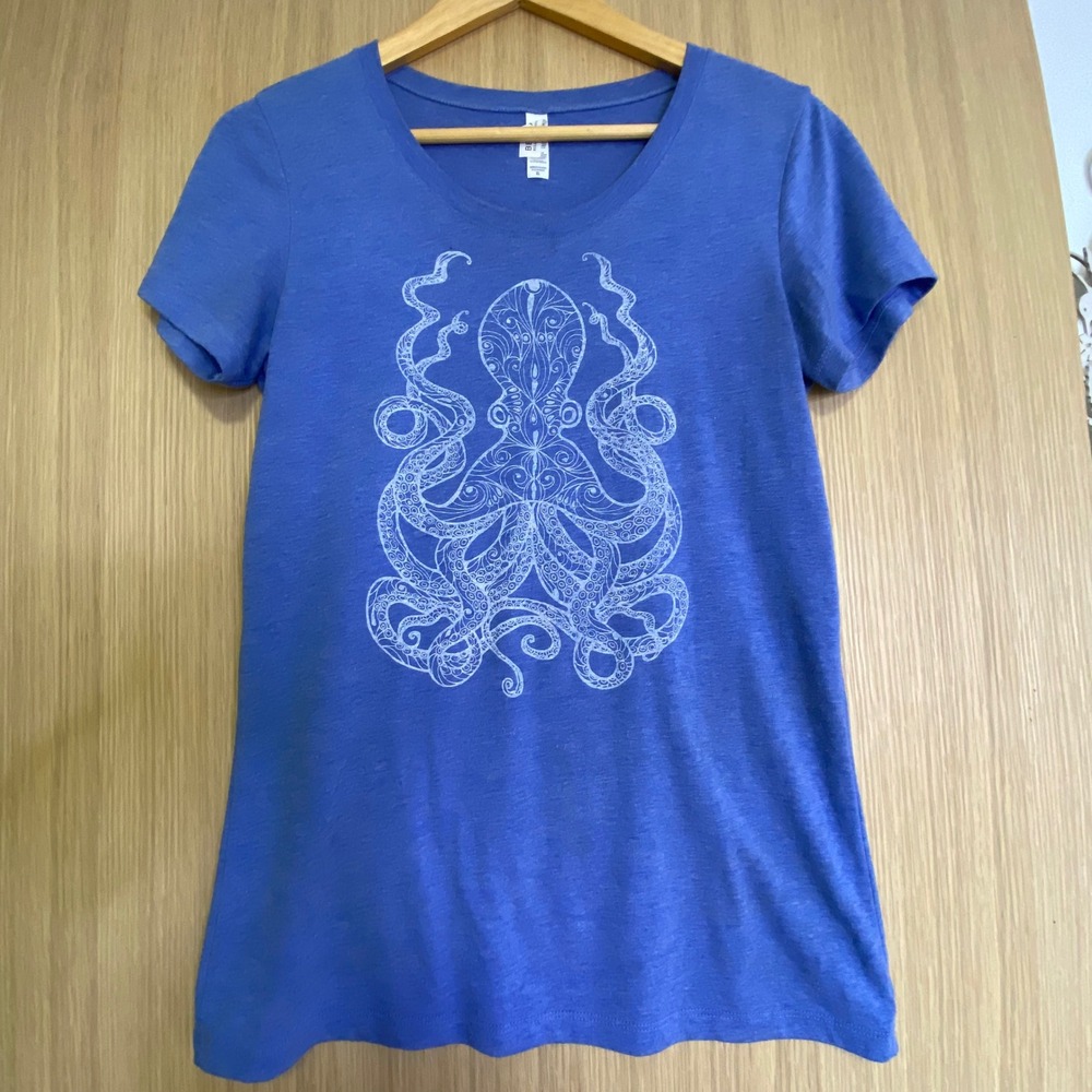 Bella Canvas Women XL T-Shirt Blue Octopus Mandala Graphic Scoop Neck Tee